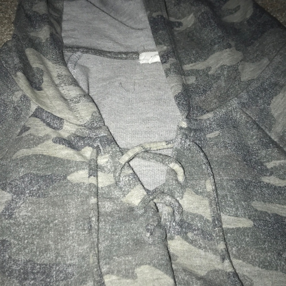 hooded T - Picture 2 of 3
